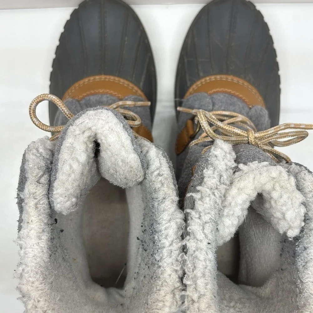 Time and Tru Women’s Gray Snow / Duck Boots Size 9 Grey Lace-Up